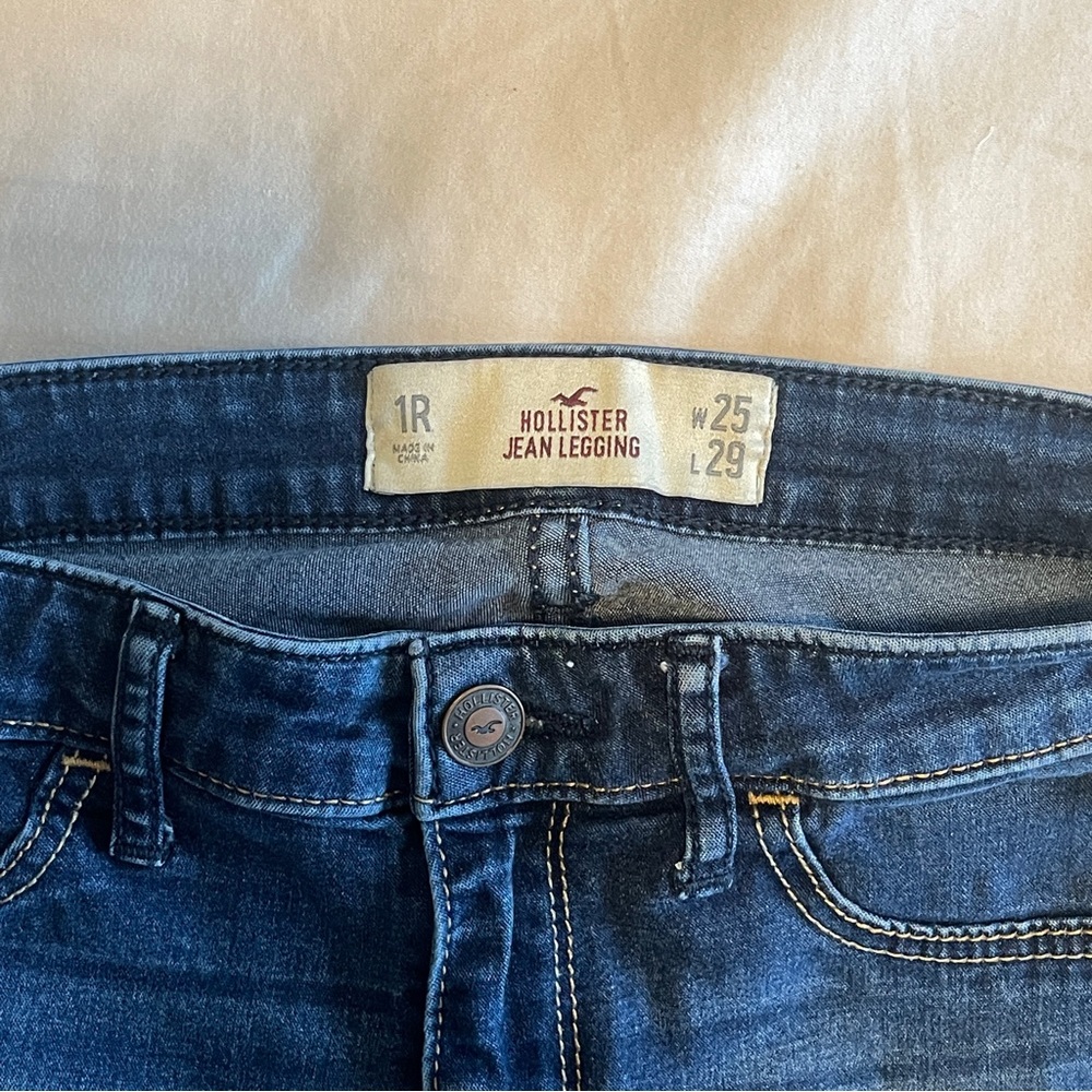 Hollister dark wash mid rise jeggings